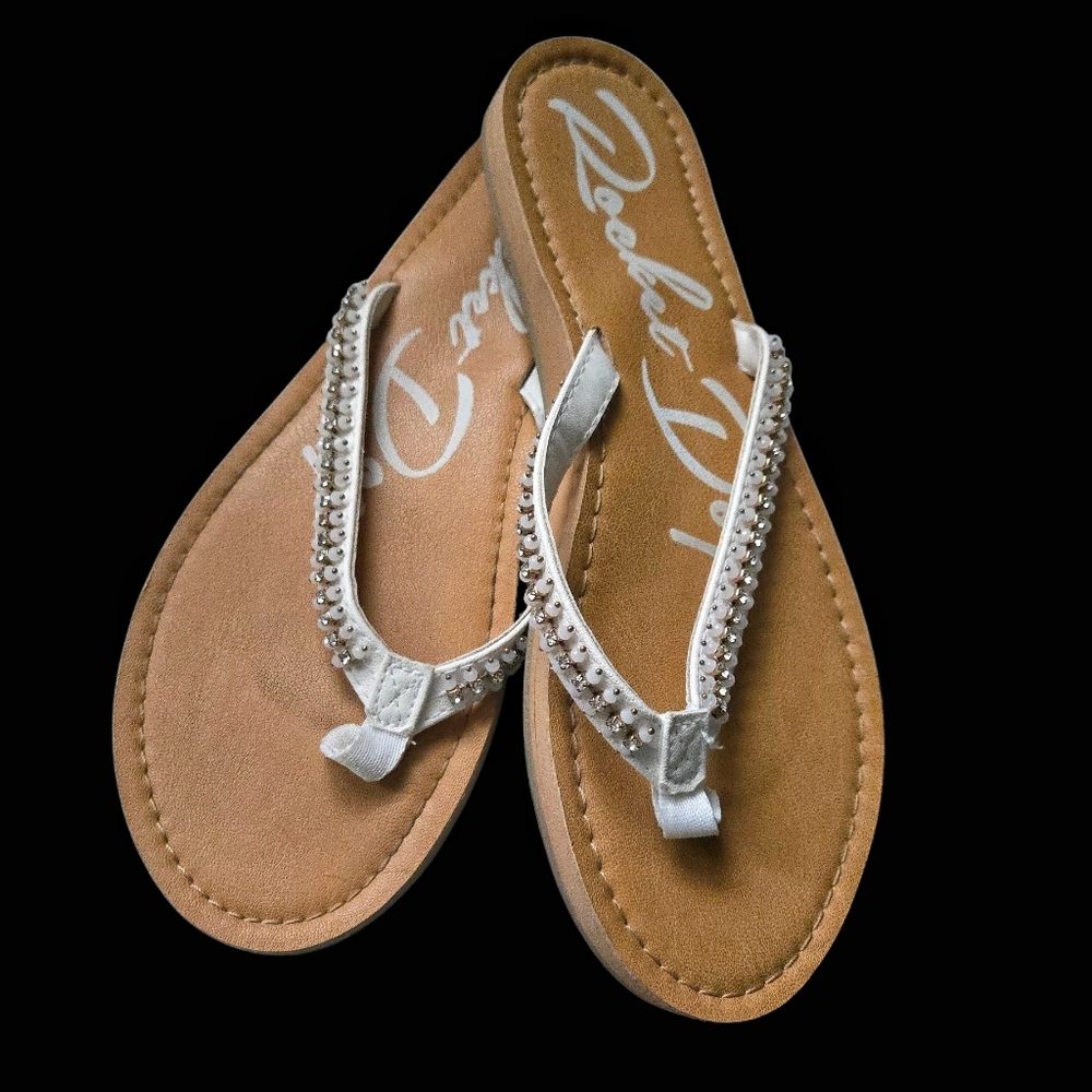 Rocket Dog Women's Tan Flat Sandals with White and Rhinestone Straps. Sz.9M US.
